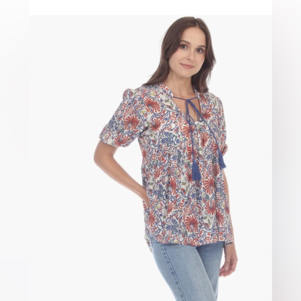 NWT Floral Split Neck Top Size Medium 
RAIN AND ROSE